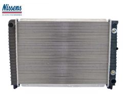 Radiator , Radiateur Benzine zonder Turbo handgeschakeld Volvo 940 Nissens 8603854-N